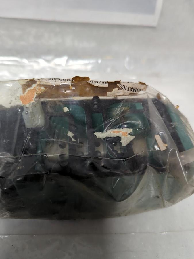 NUMATICS,554SA400K011B30,SOLENOID VALVE 110-120V 50/60HZ 150PSIG NOS