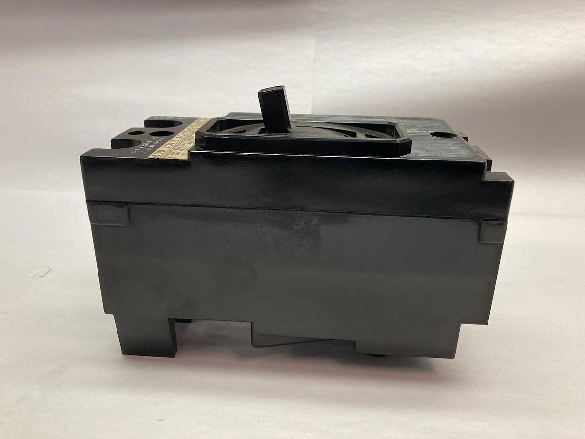 ITE,EF2-B015,2-Pole Unit Circuit Breaker 250VDC 15A