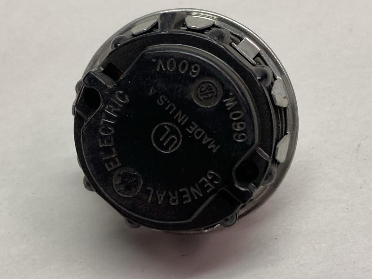 Used Leviton,A-8-DD-013-001,Fluorescent Lamp Holder