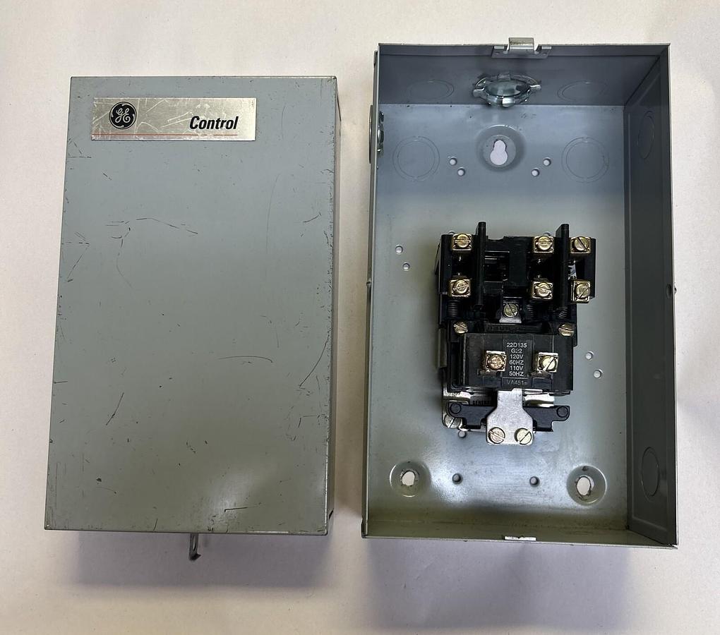 Used GENERAL ELECTRIC,CR260L21DA22,CONTACTOR 20AMP 3POLE