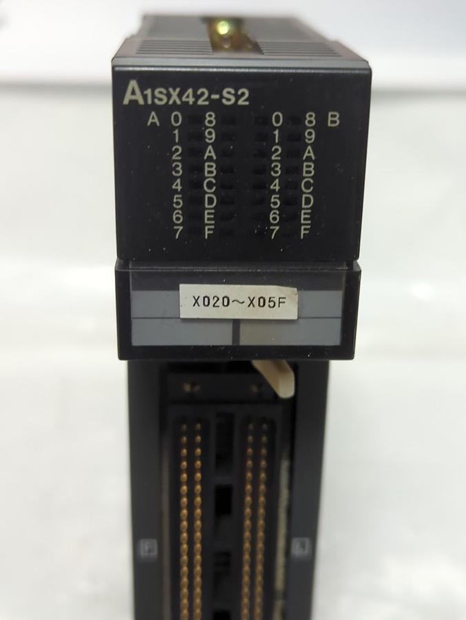 Used MITSUBISHI,A1SX42-S2,OUTPUT UNIT MODULE PRE-OWNED