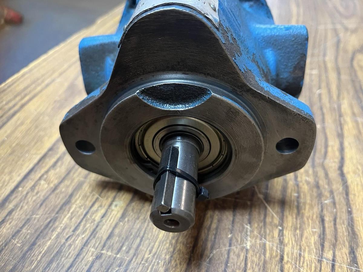 Used VICKERS,PVB6-RSY-21-CM-11,HYDRAULIC PISTON PUMP