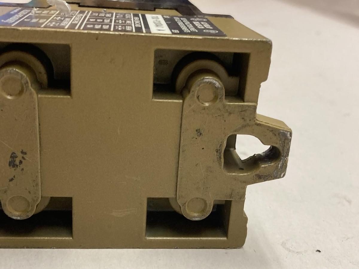 Used Allen Bradley,700-P200A1,AC Relay Type P Ser A