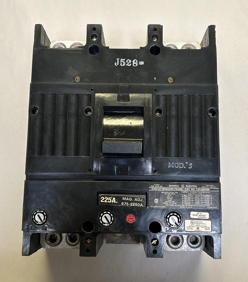 Used GENERAL ELECTRIC,TJK426F000,CIRCUIT BREAKER 400A 600V 3P