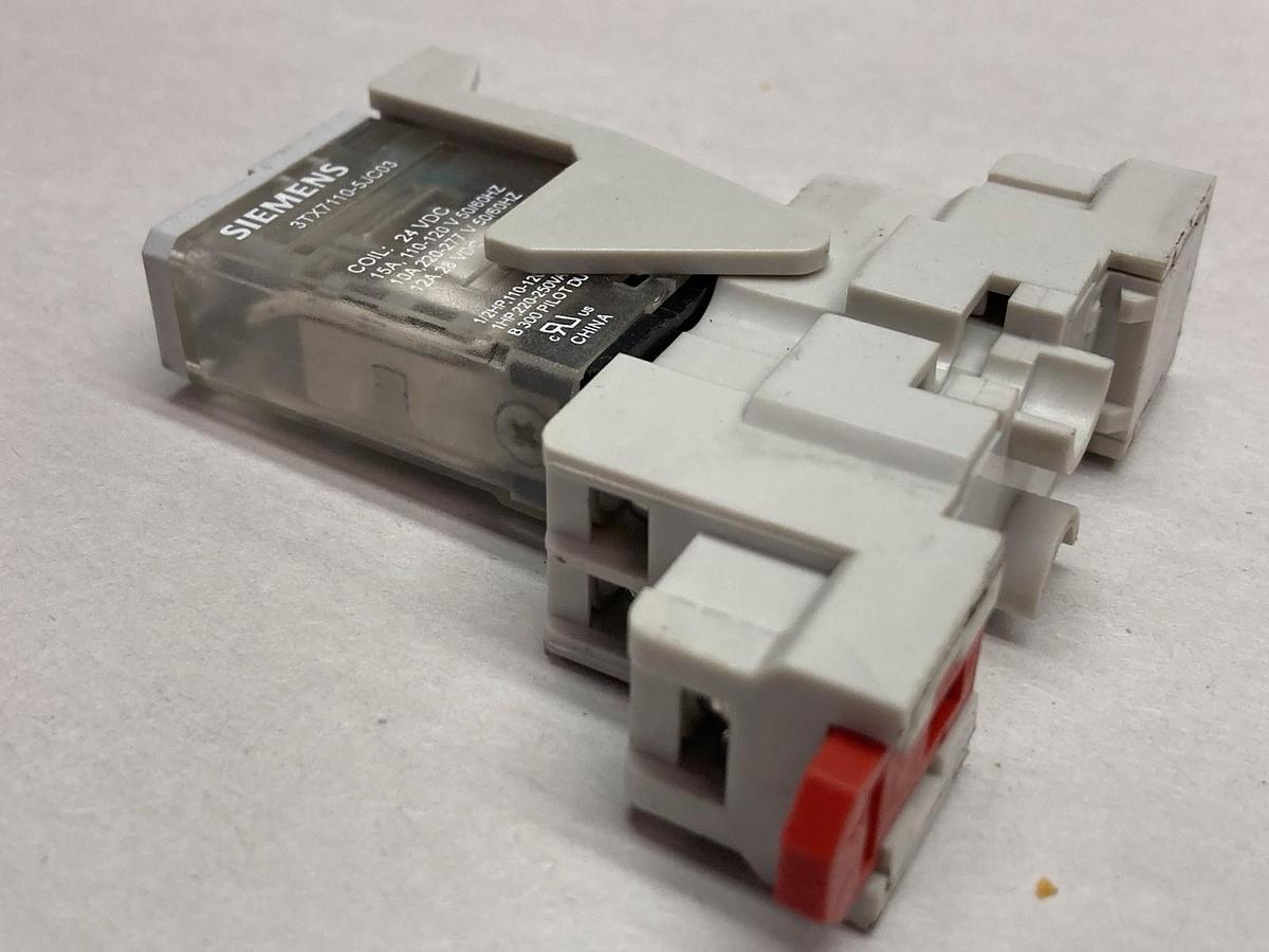 Used Siemens,3TX71,Relay w/3TX7144-IE7 Socket Base