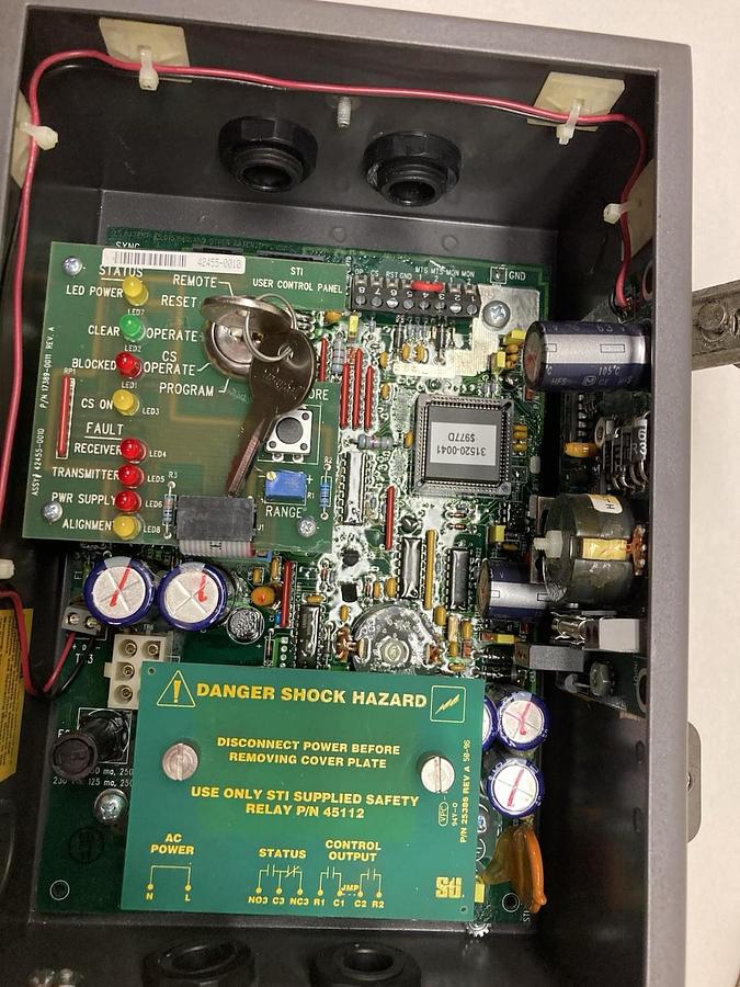 Used STI,70011-1032/70010-1129,Light Curtain Controller