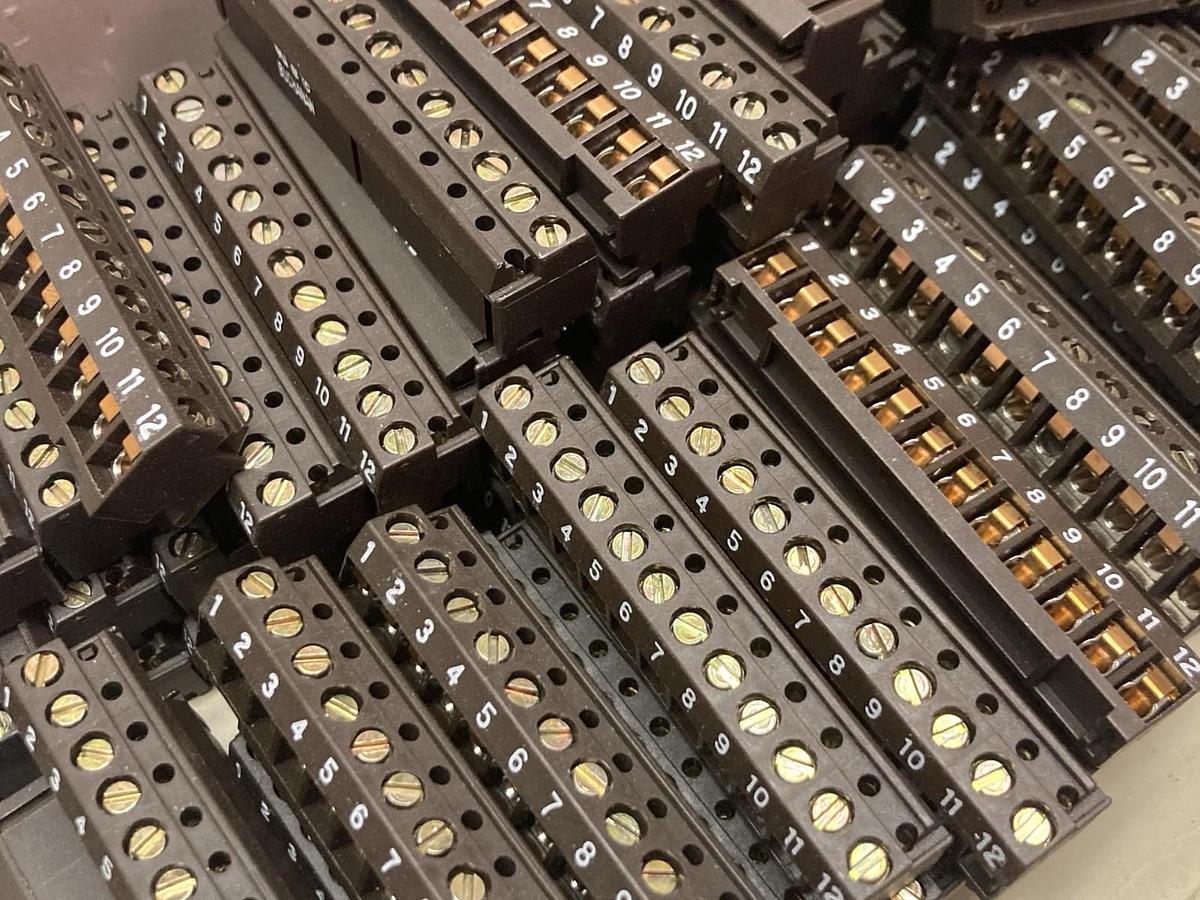 Buchanan,SSB4P12S11,12-Hole Terminal Strip BOX OF 100