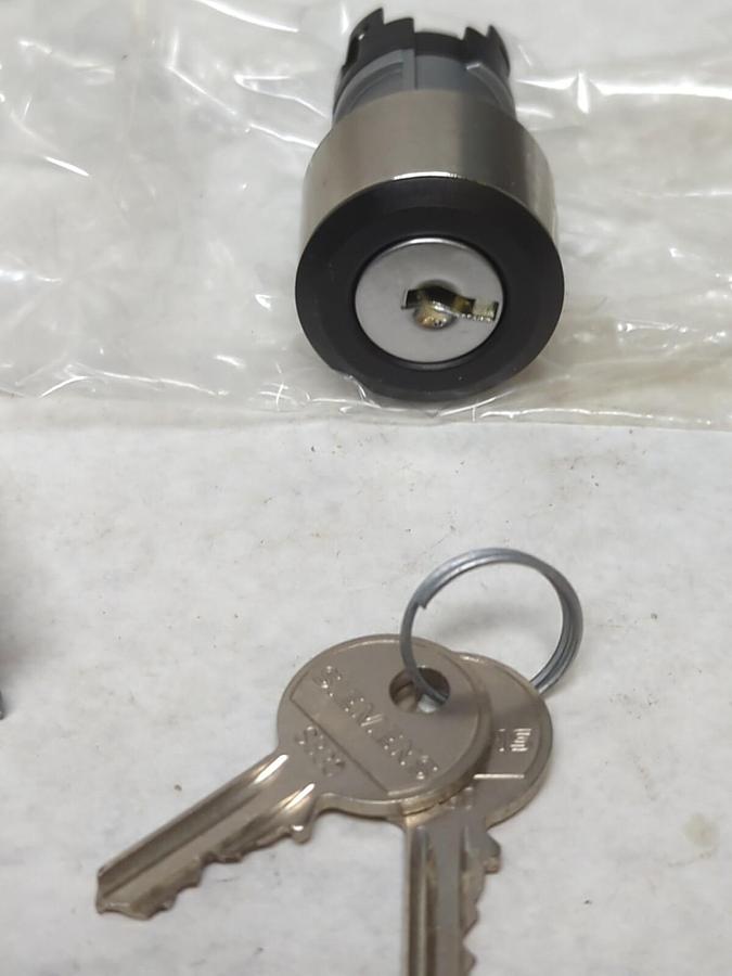 SIEMENS,3SB3 500-4BD01,2-POSITION KEY OPERATED SWITCH NOS