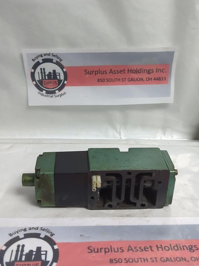Used NUMATICS,5555A4,SOLENOID VALVE 120V 50/60HZ .37 AMPS PRE-OWNED