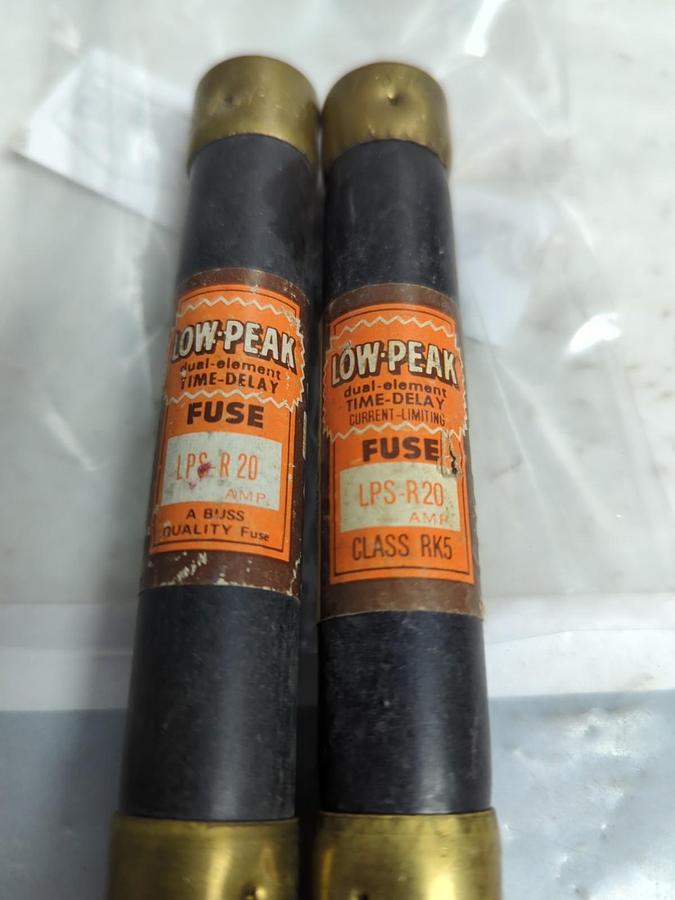 Used COOPER BUSSMANN,LPS-R-20,LOW-PEAK 20 AMP FUSE LOT OF 2 PRE-OWNED