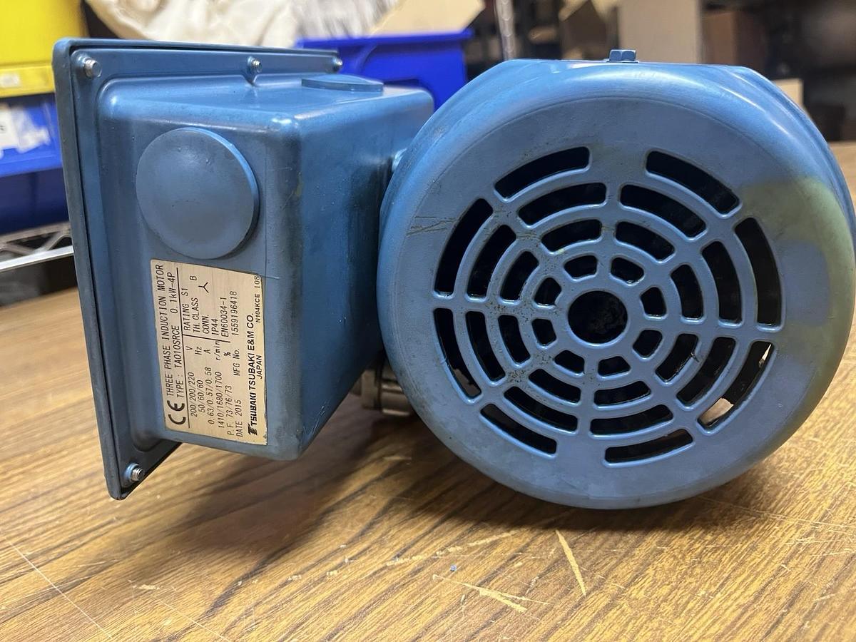 Used TSUBAKI,CMFA010-200H400LSRN,CROISE MOTOR 3PH .1kW 4P RATIO 400
