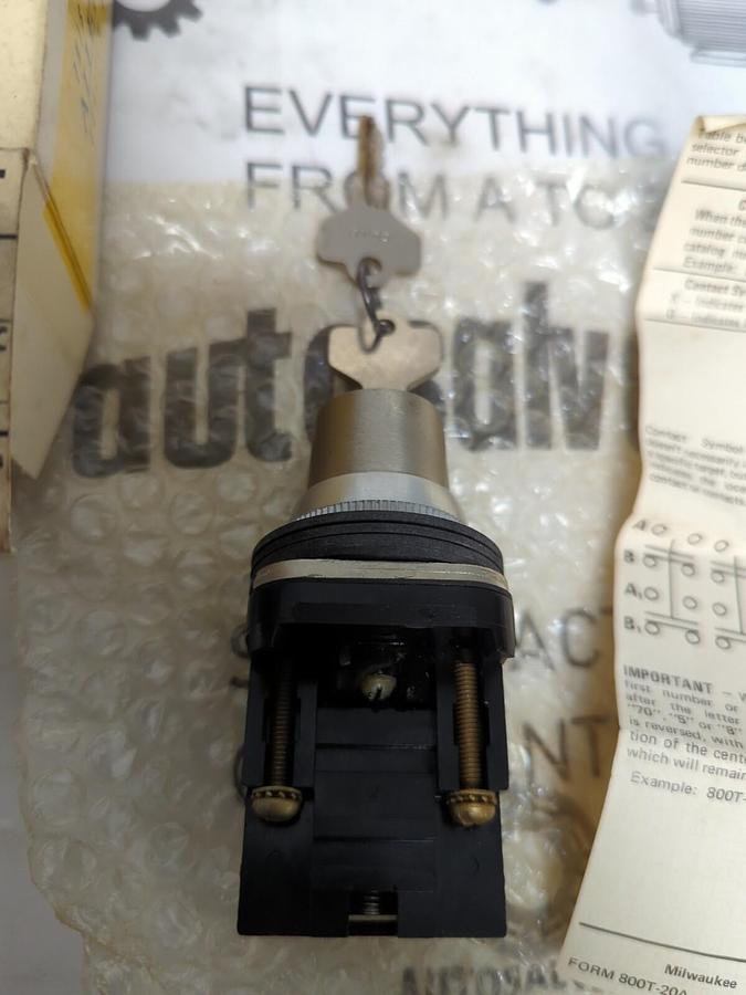 ALLEN BRADLEY,800T-J631A8,SERIES A KEYED CYLINDER LOCK 3 POSITION NOS