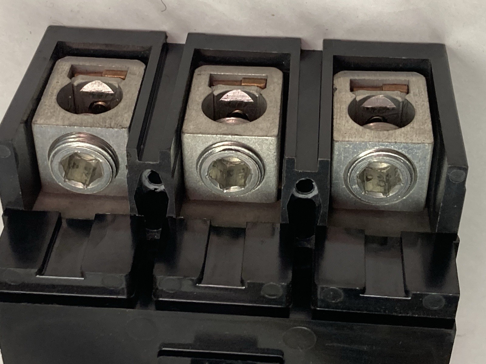 Used Square D,M-1692,Type Q2L 3-Pole Circuit Breaker 125A 240Vac