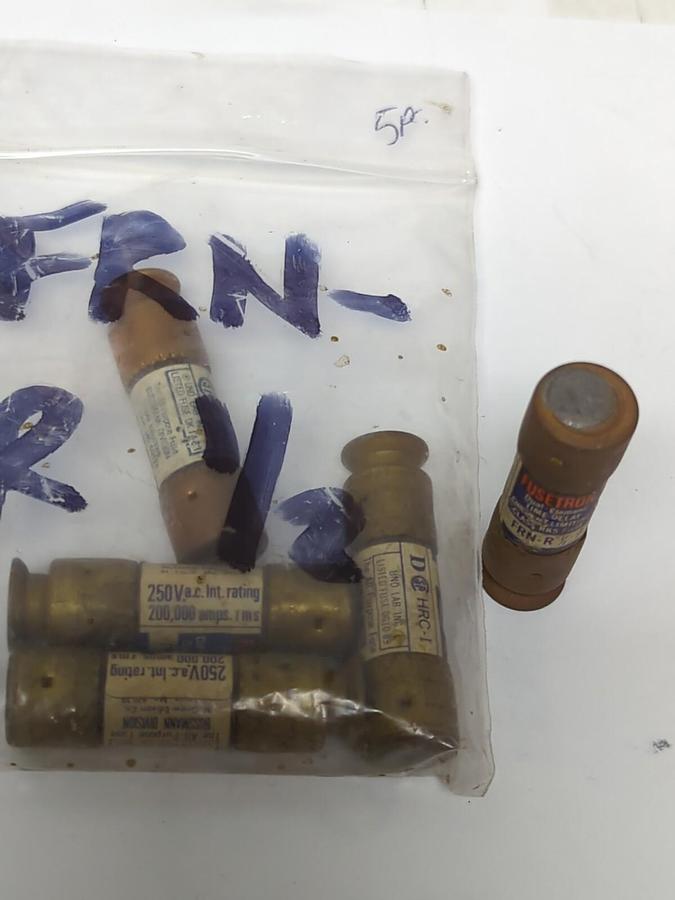 COOPER BUSSMANN,FRN-R 1/2,FUSETRON 1/2 AMP FUSES LOT OF 5 NOS
