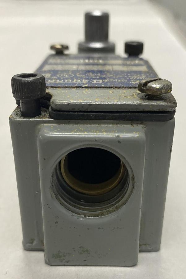 Used Square D,Class 9007 B53A2,Series B Limit Switch