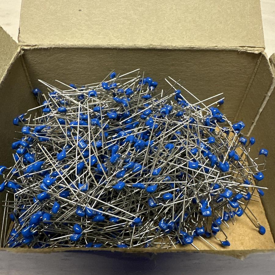 Corning,CRC215Z5U,Ceramic Capacitors RB15JA  Approx(794 Pcs)