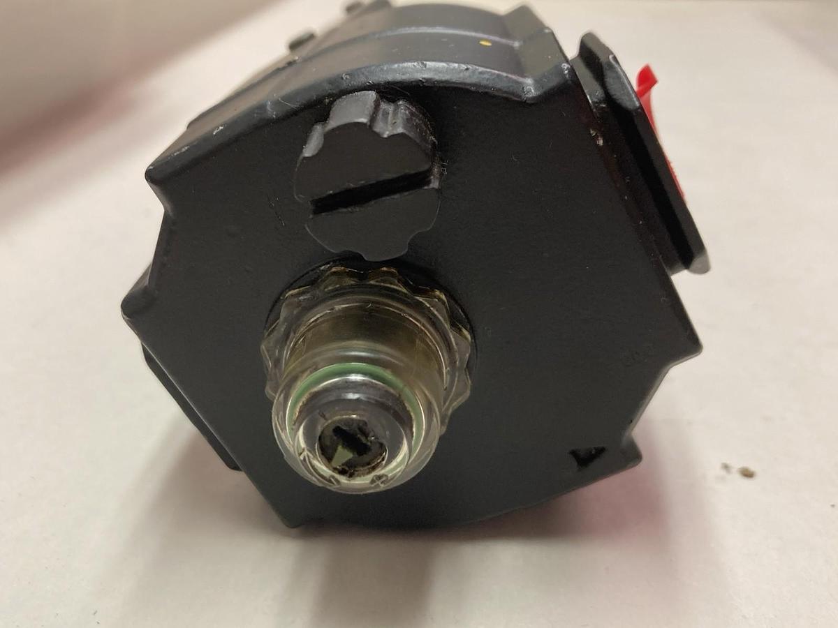 Used Norgren,L74C-4AP-QDN,Lubricator 1/2 Inch Port 250PSIG 17 Bar