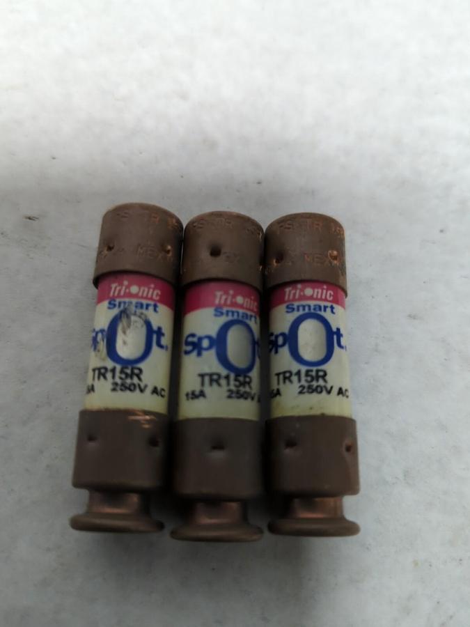 Used FERRAZ SHAWMUT,TR15R,SMART SPOT 15 AMP FUSE LOT OF 3 PRE-OWNED
