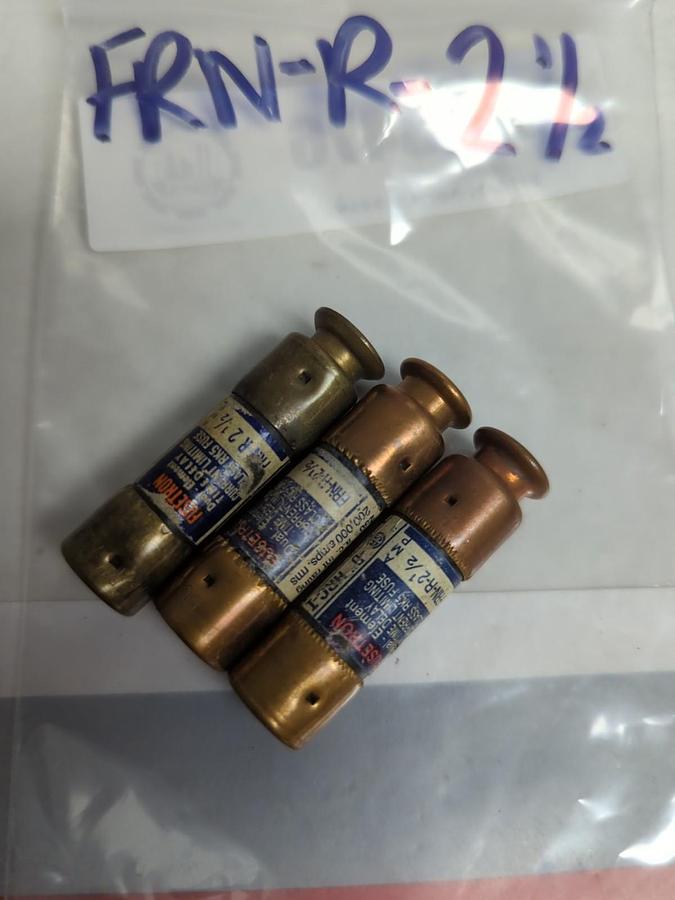 Used COOPER BUSSMANN,FRN-R-2-1/2,FUSETRON 2-1/2 AMP FUSE LOT OF 3 PRE-OWNED