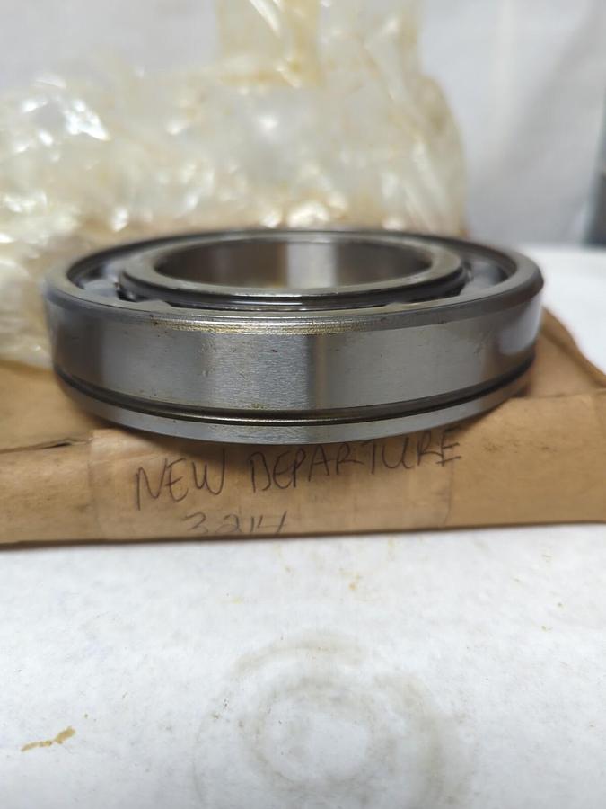 NEW DEPARTURE,3214,DEEP GROOVE BALL BEARING NOS