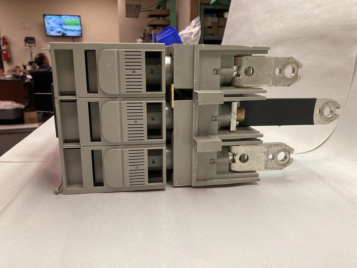 Used Merlin Gerin Compact,NSJ400 L,Circuit Breaker Trip Unit & Base 600V 50/60Hz