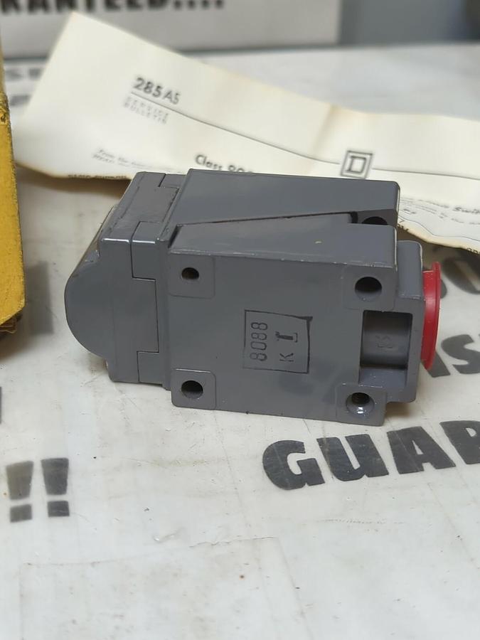 SQUARE D,B52C,SERIES-A LIMIT SWITCH NEW IN BOX