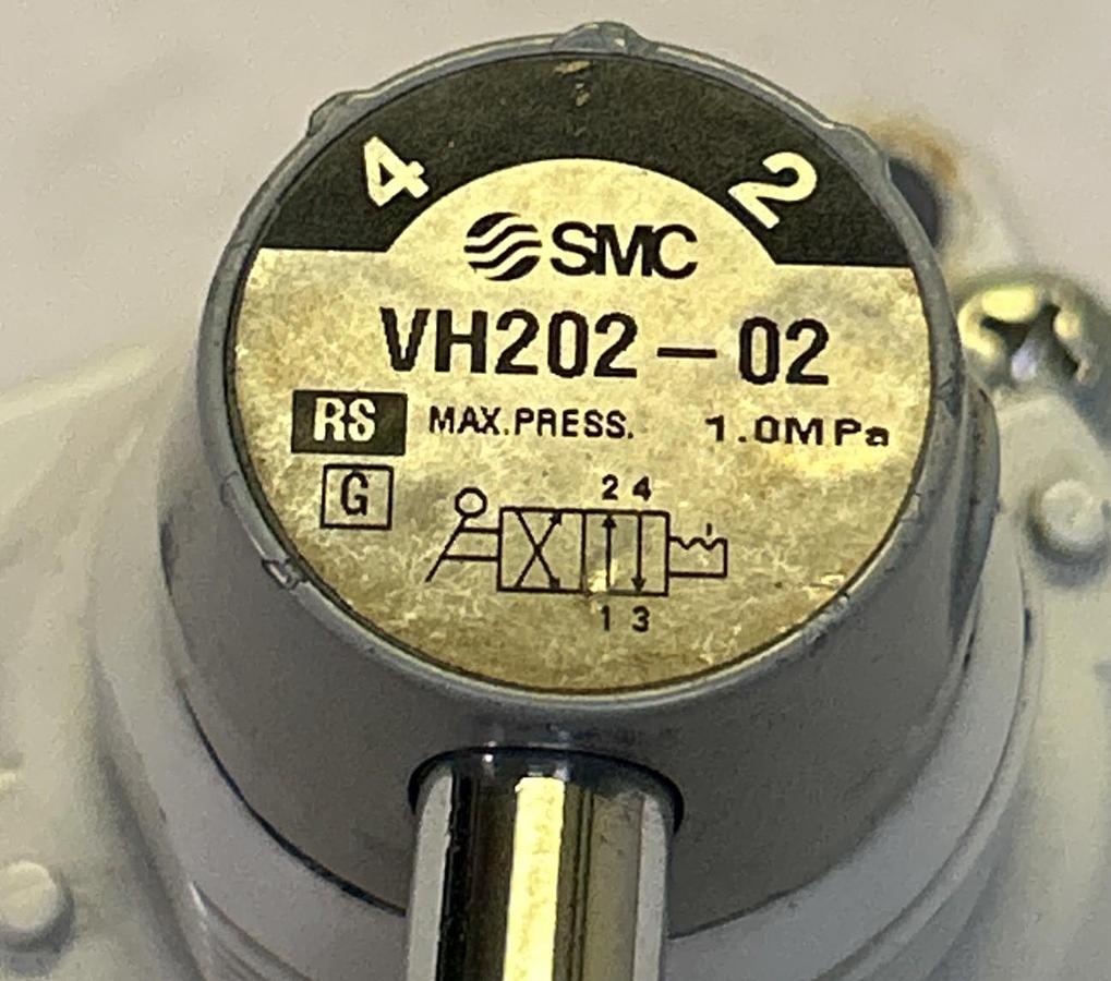 Used SMC,VH202-02,MANUAL PNEUMATIC VALVE