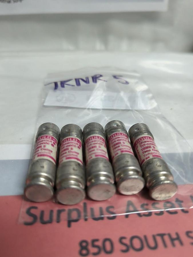 Used GOULD SHAWMUT,TRN-R5,TRI-ONIC 5 AMP FUSE LOT OF 5 PRE-OWNED