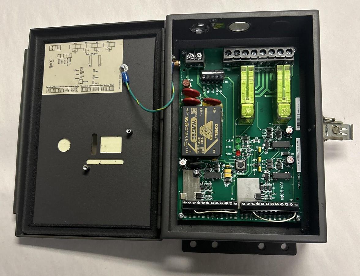 Used OMRON STI,MC4-0011,SAFETY CONTROLLER