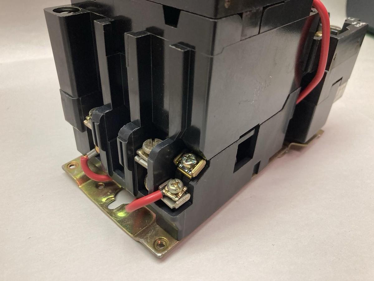 Square D,8536 SAG 11,Contactor Ser B Size 00 600Vac