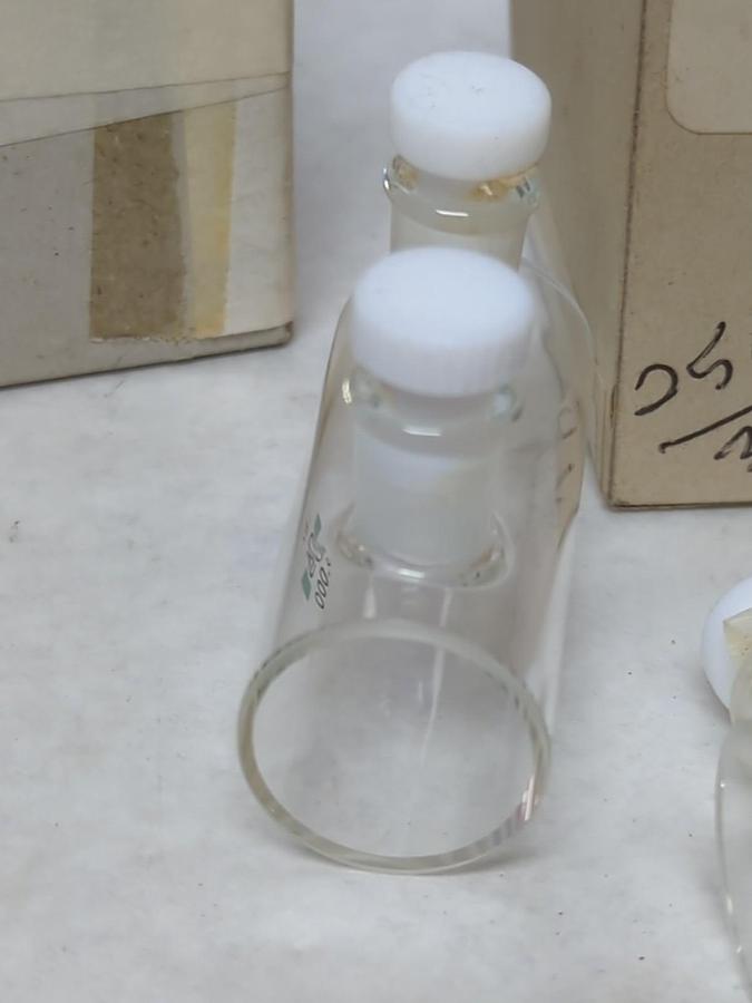 FISHER SCIENTIFIC,14-385-932E,PAIR OF 2 CYLINDRICAL CUVETTES 5.000 NOS