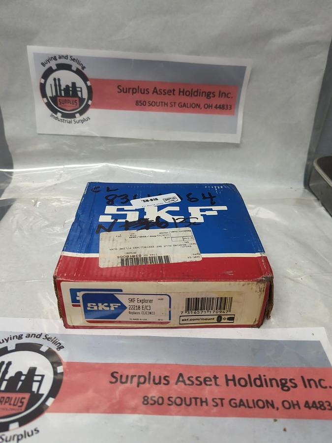 SKF,22218 E/C3,SPHERICAL ROLLER BEARING 90X160X40MM NOS