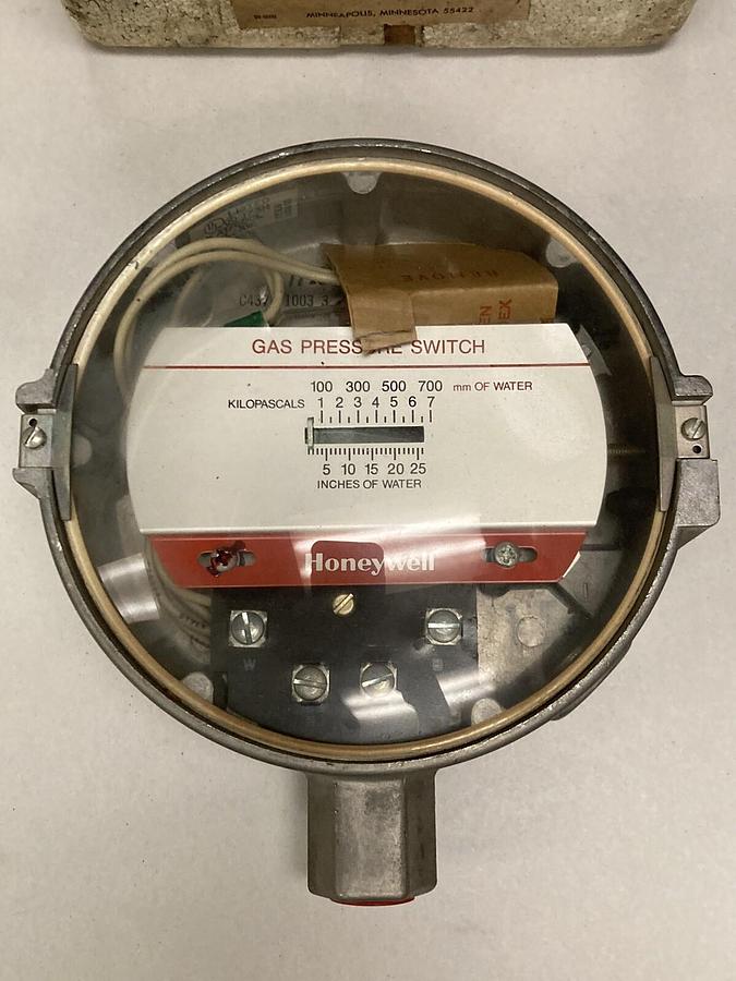 Used Honeywell,C437F-1003,Gas/LP Pressure Switch