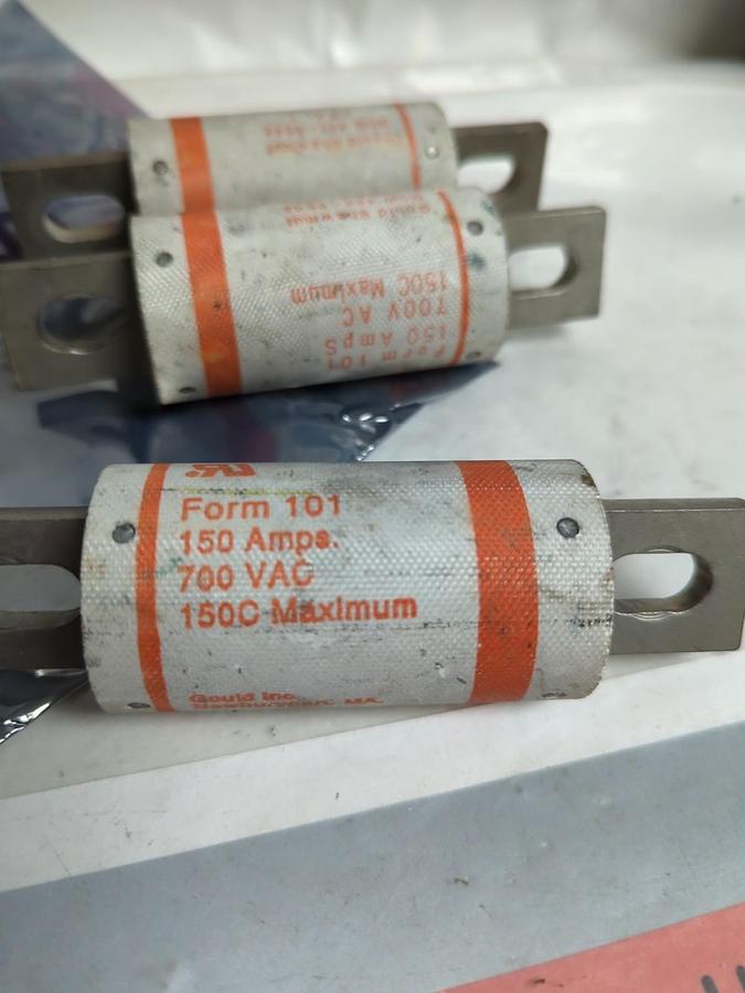 Used FERRAZ SHAWMUT,A70P150,AMP-TRAP 150 AMP FUSE LOT OF 3 PRE-OWNED