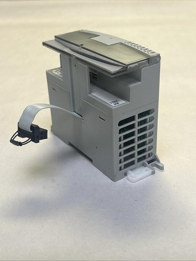 Used ALLEN BRADLEY,1762-IA8,MICROLOGIX INPUT MODULE