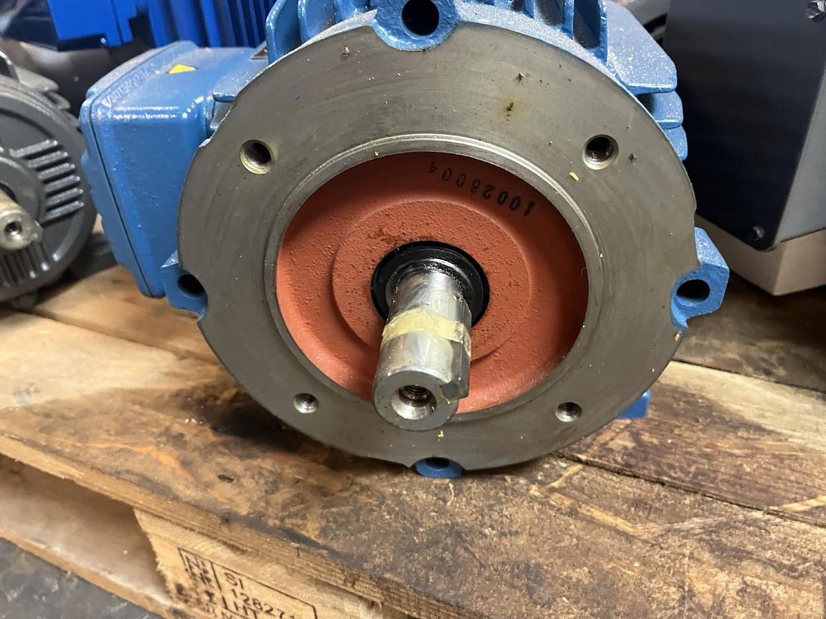 WEG,13ABR09-1004355126,MOTOR 5.5kW 3480RPM 3PH 230V 112M-2