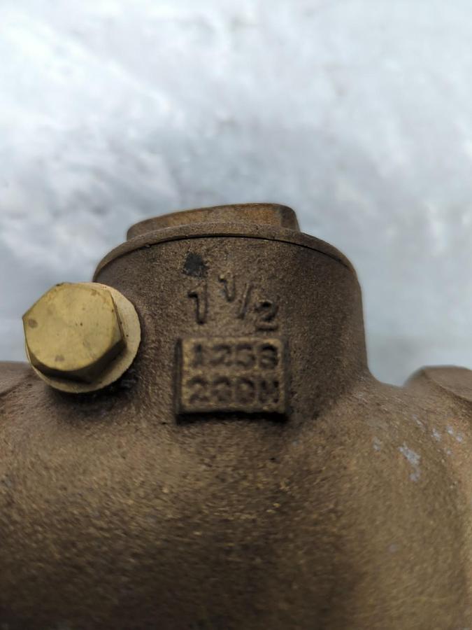 MILWAUKEE,125S 200M,SWING CHECK VALVE 1-1/2 INCH NOS