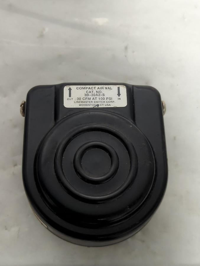 Used LINEMASTER,3B-30A2-S,COMPACT AIR VAL FOOT VALVE 30CFM @ 100PSI PRE-OWNED