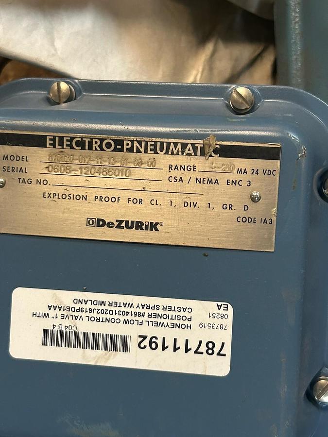 Used DEZURIK,851403-1D20-2J6-19-PDEL-AAA-0000,ELECTRO-PNEUMATIC ACTUATOR VALVE 1"