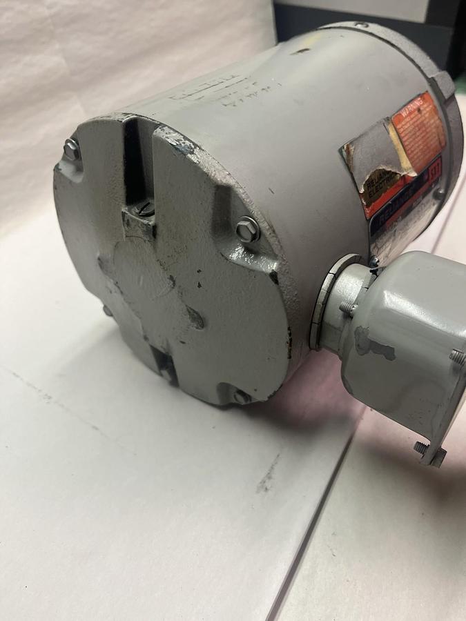Used RELIANCE,P56H3831P-XP,SXT MOTOR 1/3HP 1725RPM 3PH FB56C