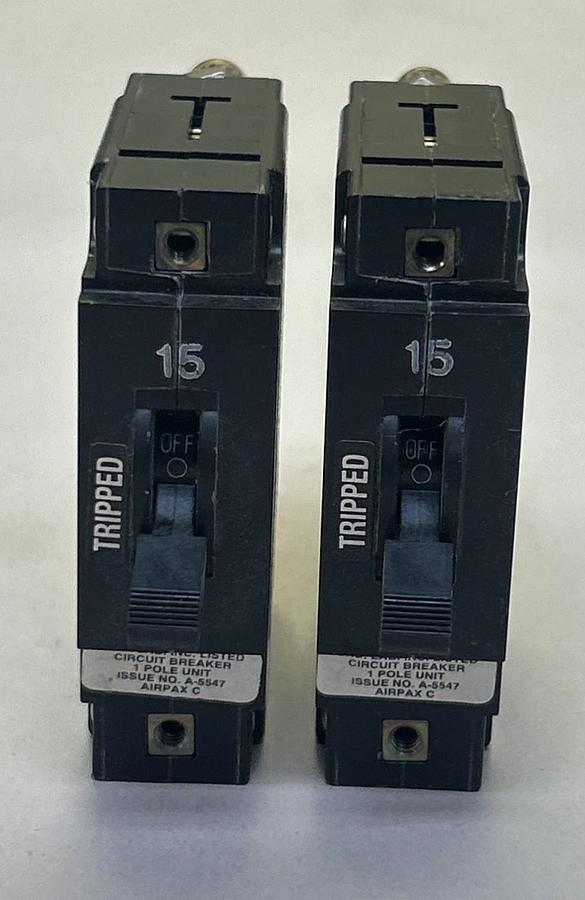 Used AIRPAX,LMLK1-1RLS4-29471-6,CIRCUIT BREAKER 15A LOT OF 2
