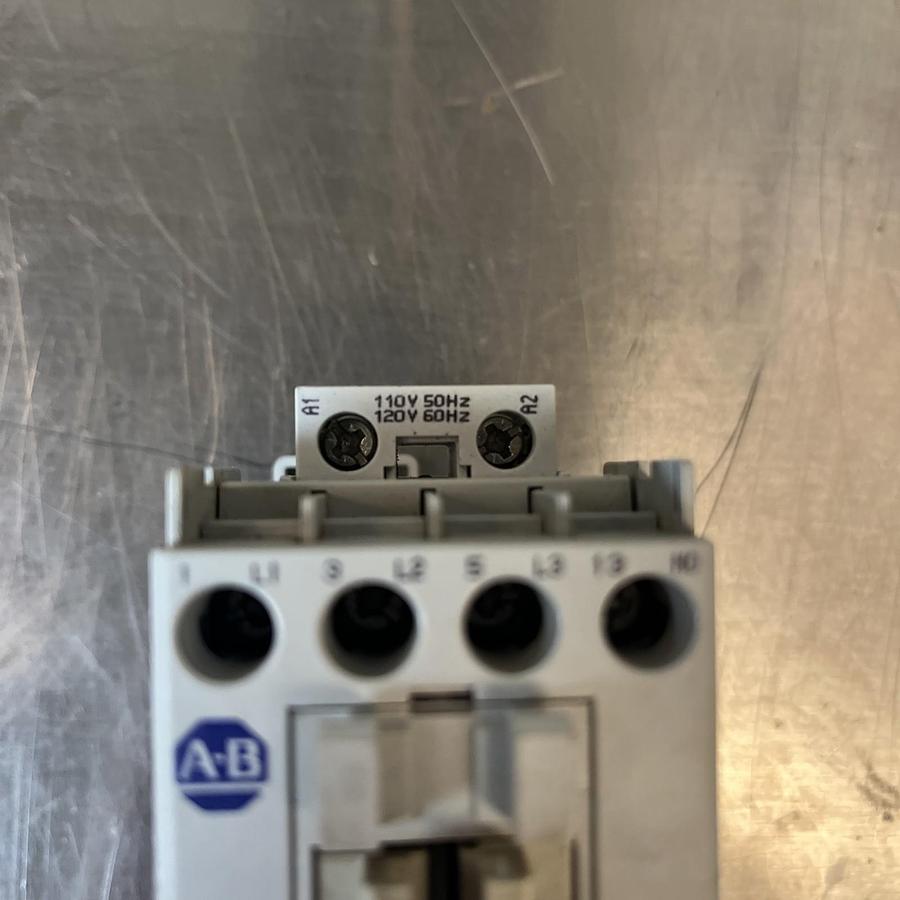 Used ALLEN BRADLEY,100-C09*10,STARTER 120V COIL 5HP 460V 5A OVERLOAD