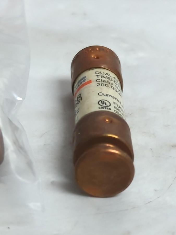 Used FERRAZ SHAWMUT,TR30R,TRI-ONIC 30 AMP FUSE LOT OF 2 PRE-OWNED