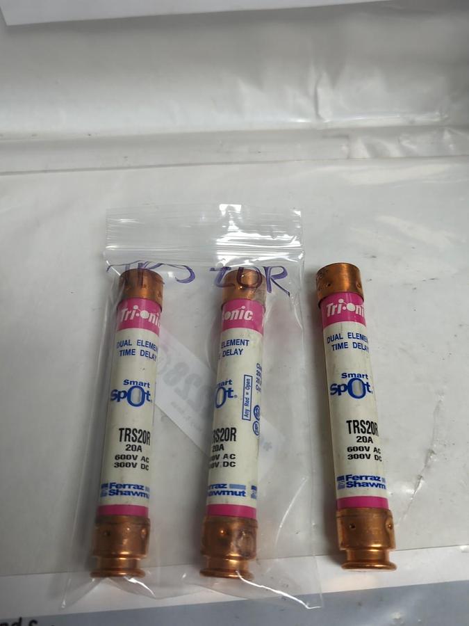 Used FERRAZ SHAWMUT,TRS20R,SMART-SPOT FUSE 20 AMP LOT OF 3 PRE-OWNED