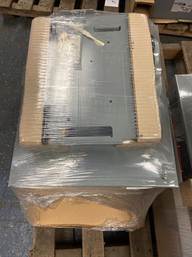 Used Allen Bradley,2107B,MCC 18 IN Bucket Reversing Starter W/Circuit Breaker Size 1