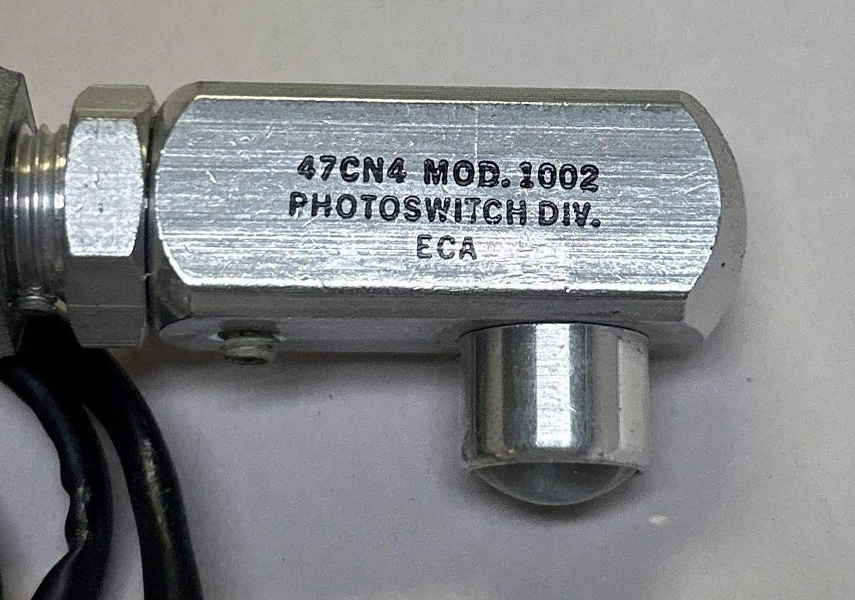 Used ELECTRONICS CORP OF AMERICA,47CN4-1002,PHOTOSWITCH SENSOR