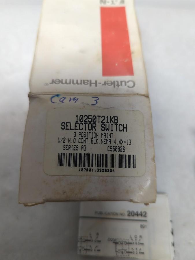 CUTLER-HAMMER,10250T21KB,SELECTOR SWITCH 3-POS BLACK NOS