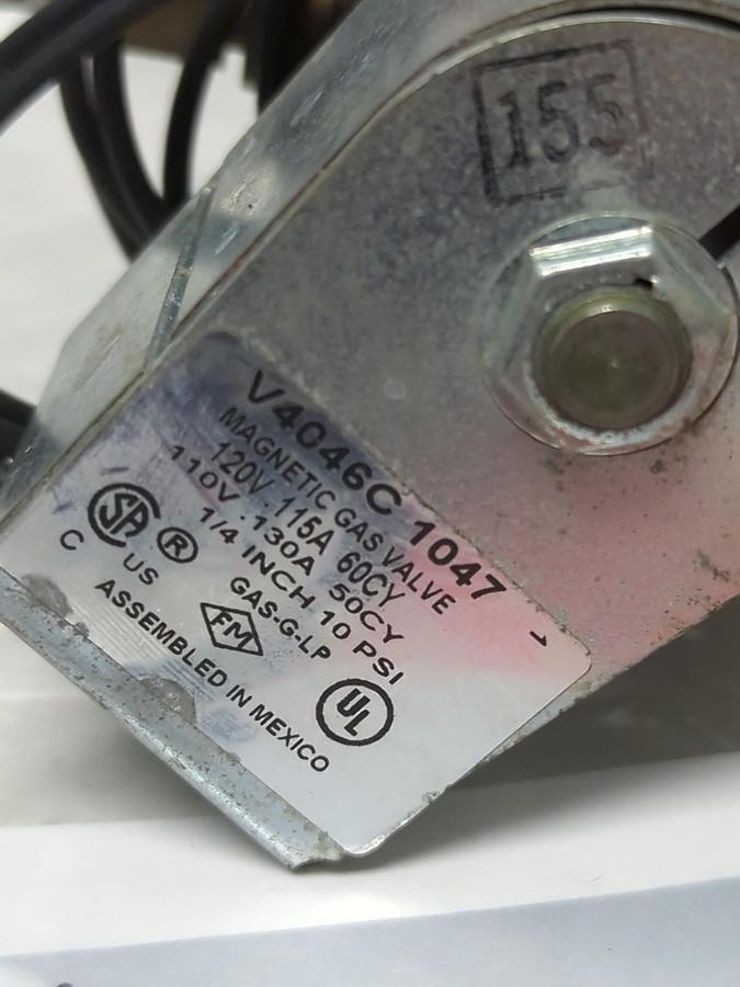 Used HONEYWELL,V4046C-1047,MAGNETIC GAS VALVE ASSEMBLY 1/4 INCH 10PSI PRE-OWNED