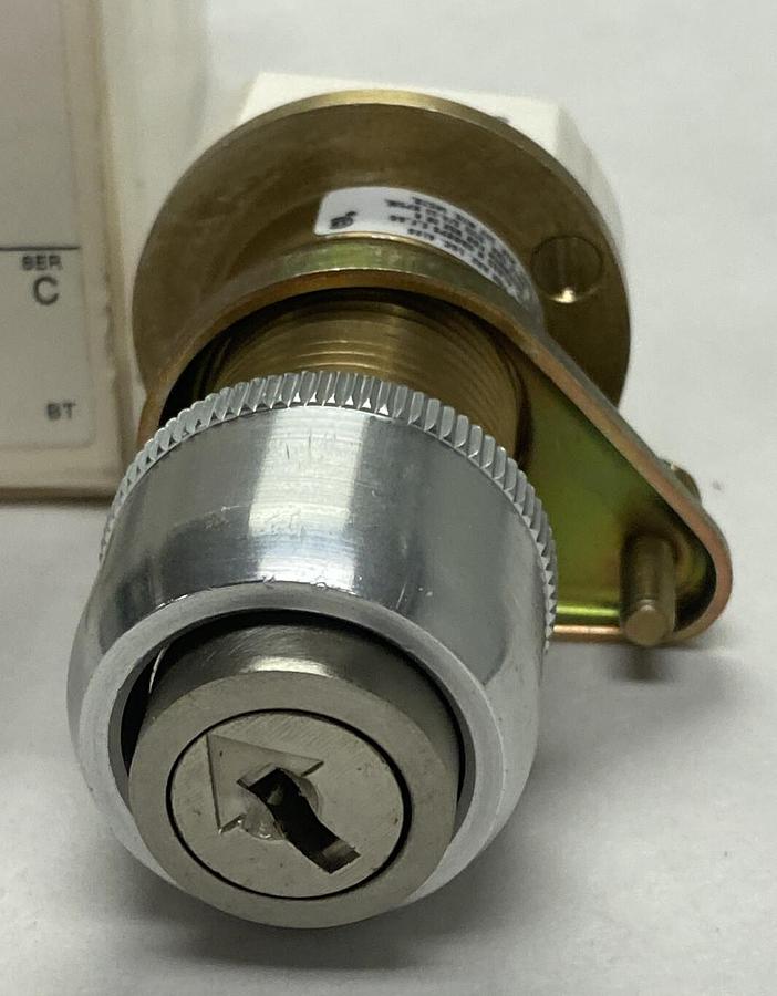 Used ALLEN BRADLEY,800H-HP33KB6,SER C SELECTOR SWITCH NEW