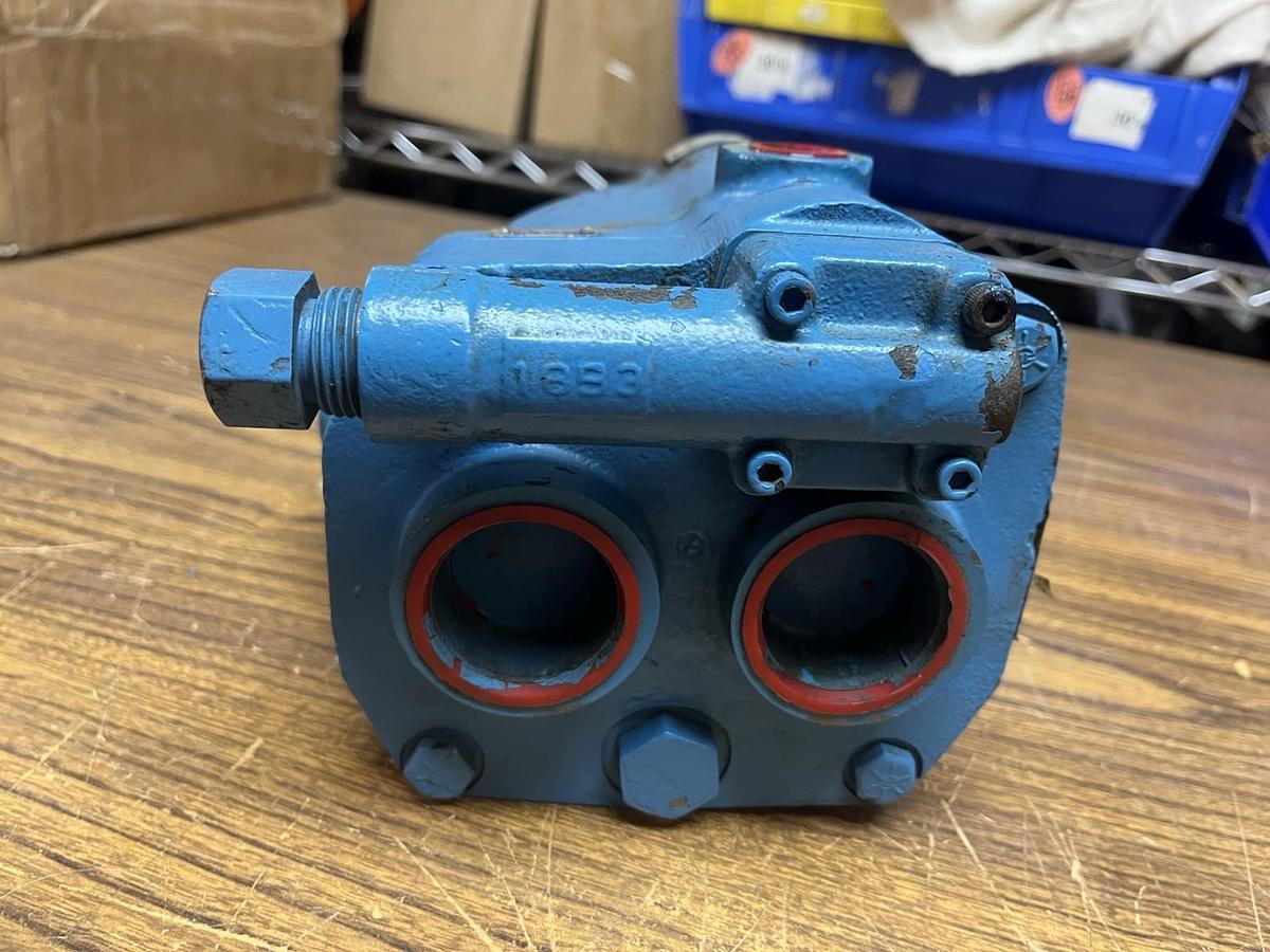 Used VICKERS,PVB10-RSY-31--CM-11,HYDRAULIC PISTON PUMP